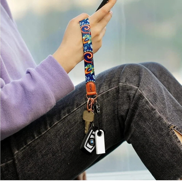 🆕 UpUGo Heavy Duty Retractable Neck and Wrist Lanyard Set - Picture 5 of 8